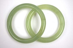 2 Armreifen, Innendurchmesser ca. 6 cmAutomatically generated ...