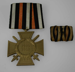 200.80.80: Military, badges