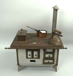 Antiker Puppenherd aus Emaille, Abplatzer und Roststellen vorhanden, ...