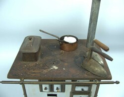 Antiker Puppenherd aus Emaille, Abplatzer und Roststellen vorhanden, ...