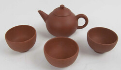 Yixing teapot with 3 tea bowls. Height of the jug approx. 9.5 cm