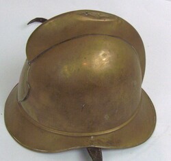 Feuerwehrhelm aus Messing, wohl ein französisches Modell.