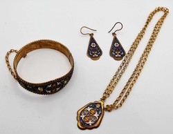 550.90: Schmuck, Sets