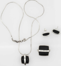 550.90: Schmuck, Sets