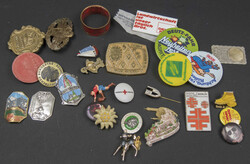 550.40: Jewelry, brooches and pins