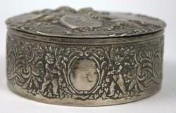 Jugendstil 800er Silber Dose mit Putten und Blüten Relief. Höhe ca. ...