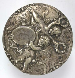 Jugendstil 800er Silber Dose mit Putten und Blüten Relief. Höhe ca. ...