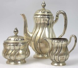 Kaffeekern, 800er Silber. Bestehend aus Kaffeekanne, Milchdose und ...