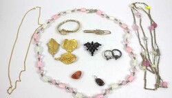 550.70: Jewelry, Lots
