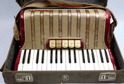 Hohner Concerto III Akkordeon. Im Original Kasten. Auf ...