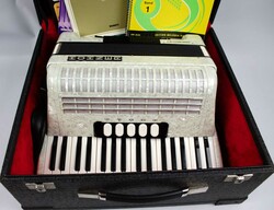 Akkordeon "Hohner Concerto III T" 72 Bässe und 34 Tasten, 50er Jahre ...