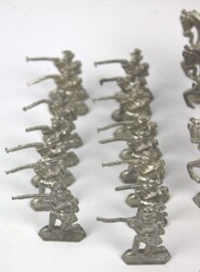 Lot Zinnfiguren, 4 - 7 cm. Dabei Reiter, Kanonen, Soldaten in ...