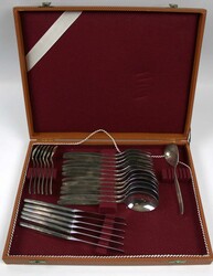 Alter Besteckkasten, 6-teilig, versilbert. Bestehend aus 6 Messer, 6 ...