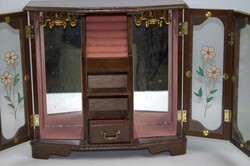 dekorative Schmuckvitrine, 80/90er Jahre. Mit Aufhängung für Ketten ...