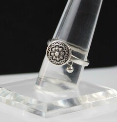 550.10: Bijoux, bagues