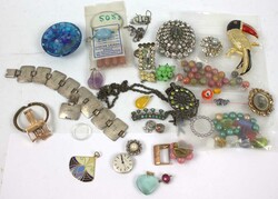 550.70: Jewelry, Lots