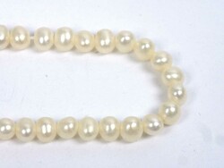 Pearl bracelet with 333 yellow gold clasp. Length approx. 18 cm