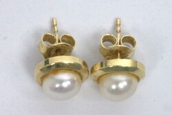 Earrings, 14k yellow gold, each set with 1 pearl