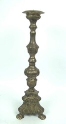 französischer Altarleuchter, wohl 19. Jahrhundert, Messing. Verziert ...