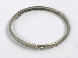 Armreif, 925er Silber, besetzt mit Zirkonia.  Automatically generated ...