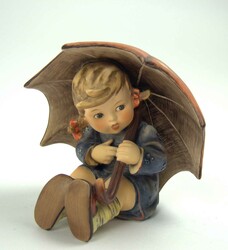 Hummel/ Goebel Figur "Geborgen Mädchen". Höhe: ca. 14 cm, aus ...