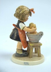 Hummel/Goebel Figur "Puppenbad", Modell Nr. 319, Goebel W.Germany. ...