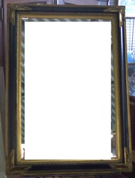 Spiegel im Rahmen, goldfarben und schwarz. Maße: Höhe ca. 110 cm, ...