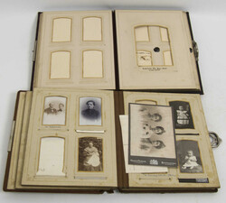 Historische Kabinettfotos im Album, dabei auch 1 leeres Album. Beide ...
