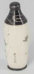 China, Snuff Bottle, aus einem Röhrenknochen, Deckel aus Horn, mit ...
