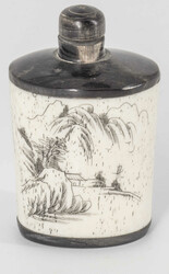 12.03.2026: Bottom part looseChina, Snuff Bottle, aus einem ...