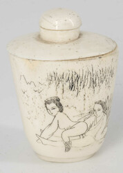 China, Snuff Bottle, aus einem Röhrenknochen, mit Löffel. Umlaufend ...