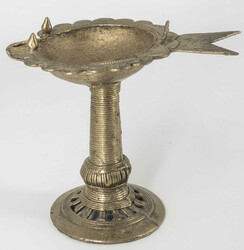 Indien, Dhokra Öllampe, Messing, Höhe: ca. 11,5 cm.Automatically ...