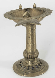 Indien, Dhokra Öllampe, Messing, Höhe: ca. 11,5 cm.Automatically ...