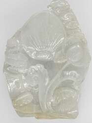 China, geschnitzte Skulptur Guanyin, Jade / Jadedit, Höhe: ca. 12 cm ...