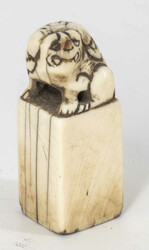 China, Siegelstempel, Knochen, geschnitzte Figur, Höhe: ca. 35 mm ...