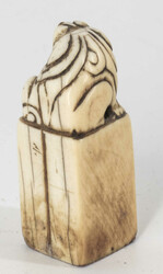 China, Siegelstempel, Knochen, geschnitzte Figur, Höhe: ca. 35 mm ...