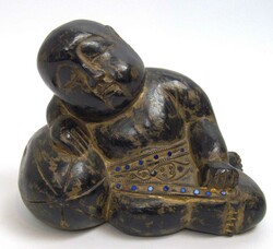 Ganesha- oder Buddha Statue im asiatischem Stil aus Holz. Schwarz mit ...