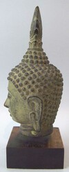 Buddha Kopf Skulptur im thailändischen Stil gefretigt, typische ...