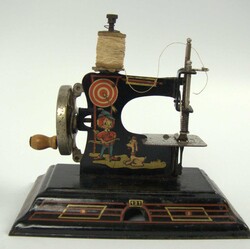 Kindernähmaschine "Casige" um 1930. Guss, Handkurbelantrieb, Mit ...