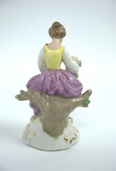 Porzellan Figur "sitzende Gärtnerin mit Blumenkranz" am Stand ...