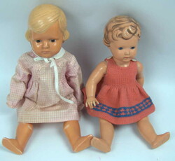 2 Schildkrötpuppen zum restaurieren.Automatically generated ...