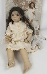 Annette Himstedt – Puppe „Irmi“ (1997), ca. 56 cm, Österreich, ...