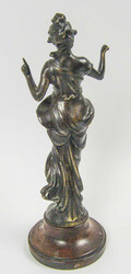Bronze Skulptur, Jugendstil Schönheit, an der rechten Hand Fehlteil. ...