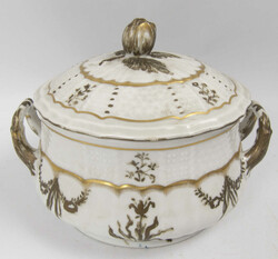 Kleine Porzellan-Suppenterrine mit Goldmalerei (wohl private ...