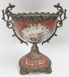 Wong Lee Prunkschale. Pokal aus Porzellan mit Messingmontierung. ...
