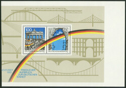 Bund, Maueröffnung 1990, total verschnittener Block mit breitem ...