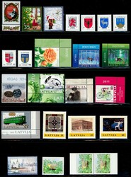 LATVIA. Meget fyldig samling 1990-2017 på plansjer i Vario-album, ...