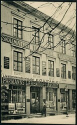 PARMANNS LÆREMIDDEL ANSTALT. Flott nærbilde av etablissementet i ...