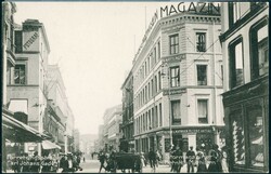 STORMAGASINET BERNH. MATHISEN. Forretningsstrøget Carl Johans Gade. ...