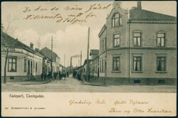 TOMTEGADEN. Med en del folk i gaten (E. Jacobsen 991). Br. 1904. Kv. ...